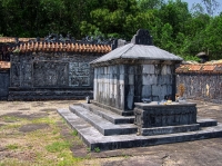 Ngyuen's wife's tomb