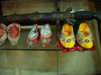 Shoes used for foot binding